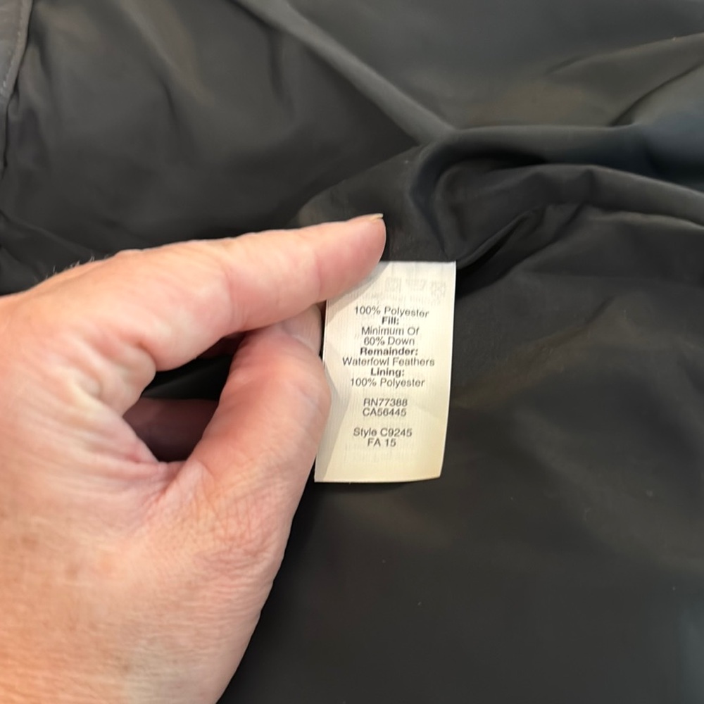 🦋Stylish J. Crew Down Quilted Vest in Charcoal with Gold Zipper Accent🦋 - Picture 8 of 8
